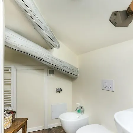 Lakefront In Center - Cozy With Amazing Views דירה לקו